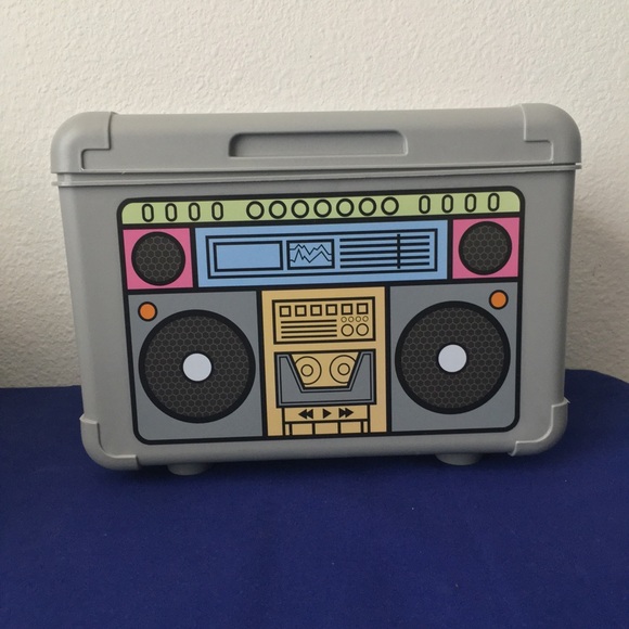 Novelty Retro Boombox Mini Cooler - Picture 3 of 10
